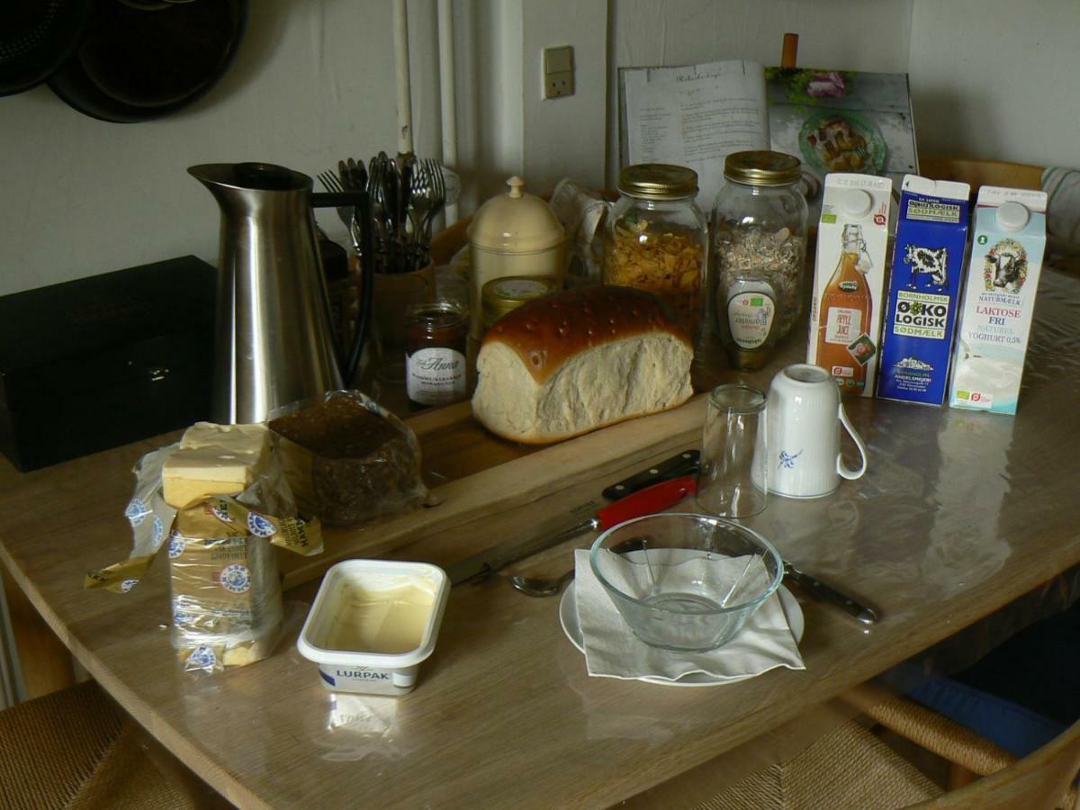 Aakirkeby Bed And Breakfast ภายนอก รูปภาพ